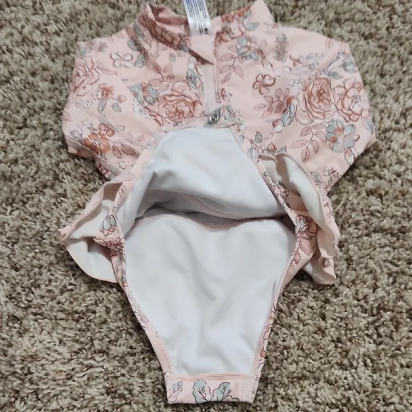 Floral Long Sleeve Swimsuit - Picture 4 of 5